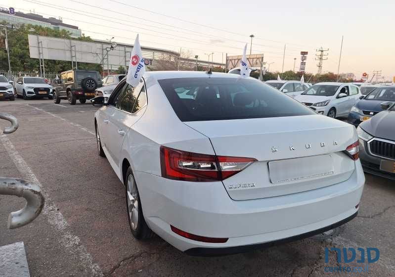 2020' Skoda Superb סקודה סופרב photo #3