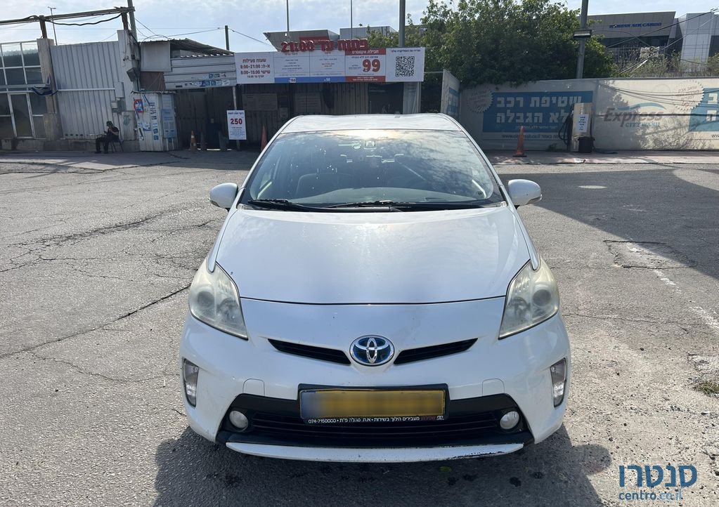 2013' Toyota Prius טויוטה פריוס photo #3