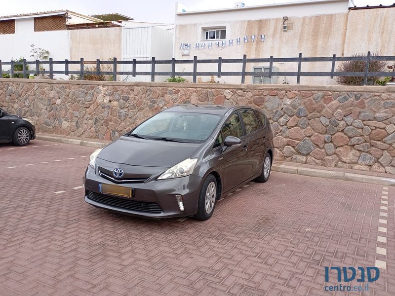 2014' Toyota Prius טויוטה פריוס פלוס photo #3