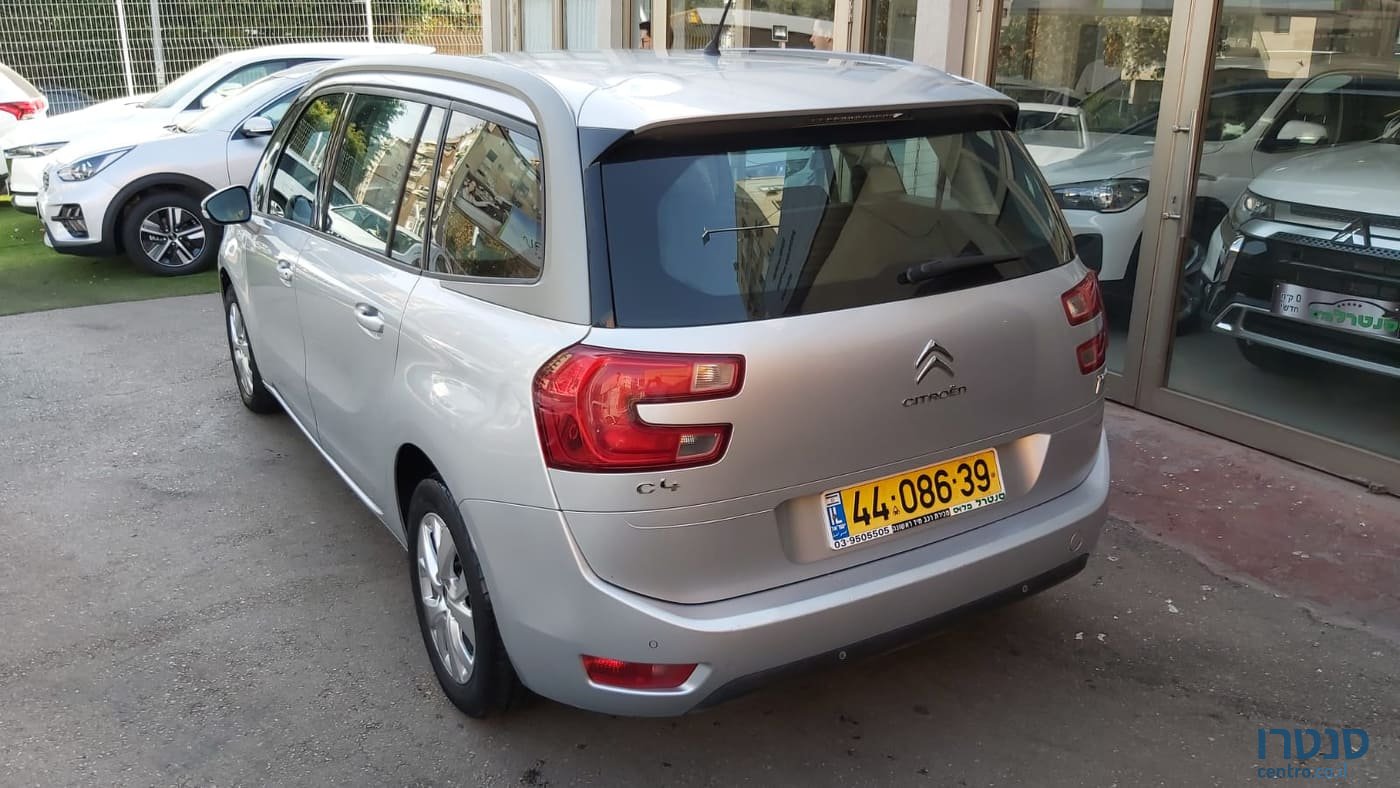 2017' Citroen C4 Picasso photo #4