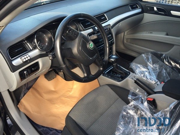 2012' Skoda Superb photo #4