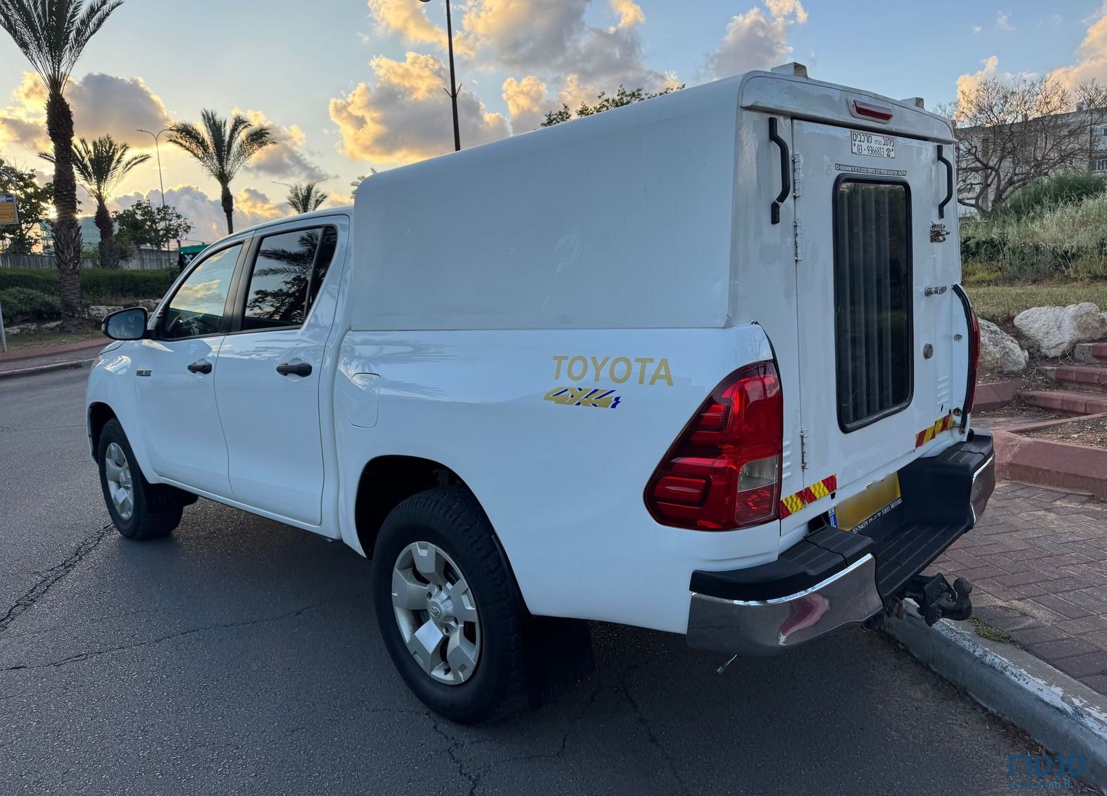 2016' Toyota Hilux טויוטה היילקס photo #6