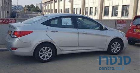 2011' Hyundai i25 i25 יונדאי photo #2