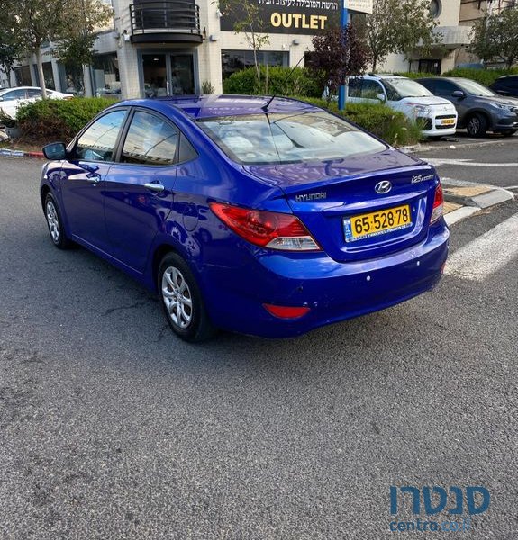 2011' Hyundai i25 יונדאי photo #3