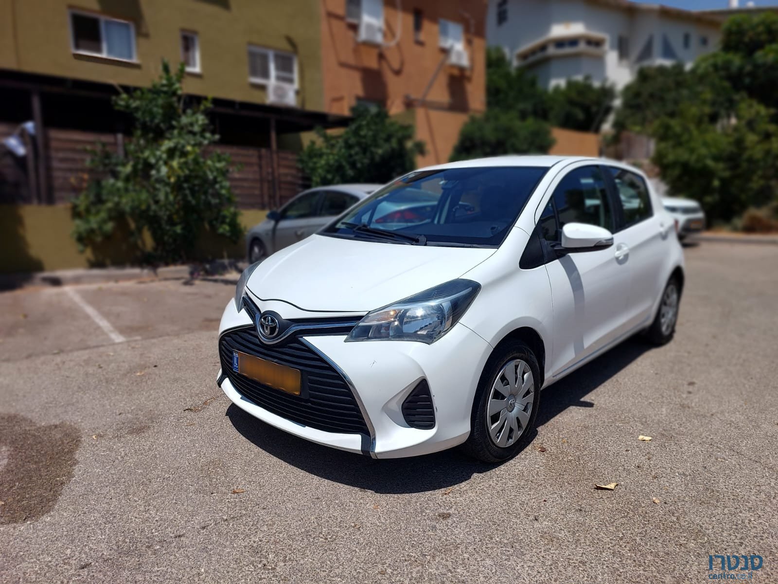 2017' Toyota Yaris photo #1