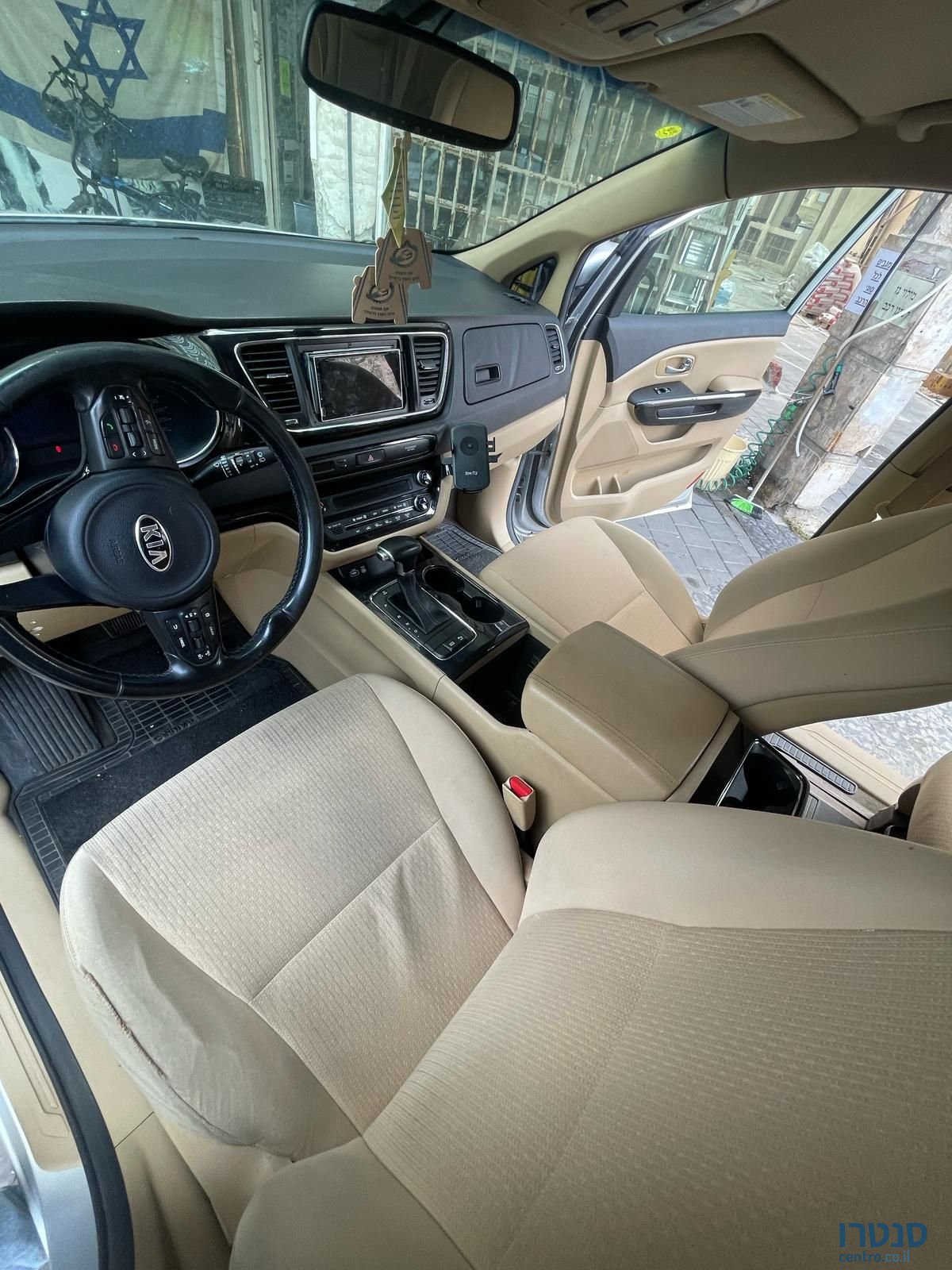 2017' Kia Carnival קיה קרניבל photo #3