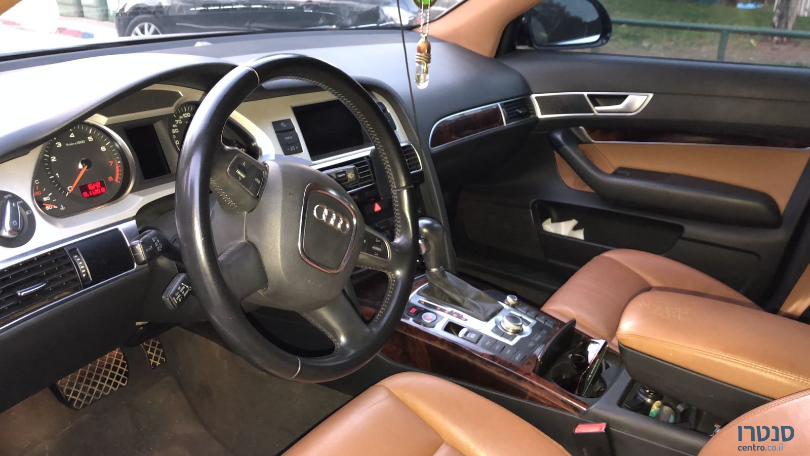 2010' Audi A6 C6 photo #2