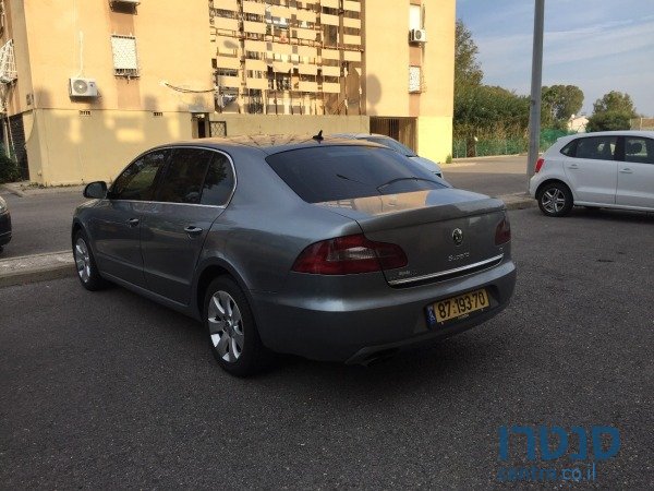 2010' Skoda Superb photo #2