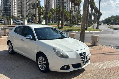2016' Alfa Romeo Giulietta אלפא רומיאו ג'ולייטה