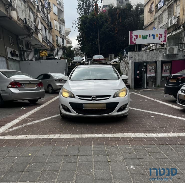 2012' Opel Astra אופל אסטרה photo #1