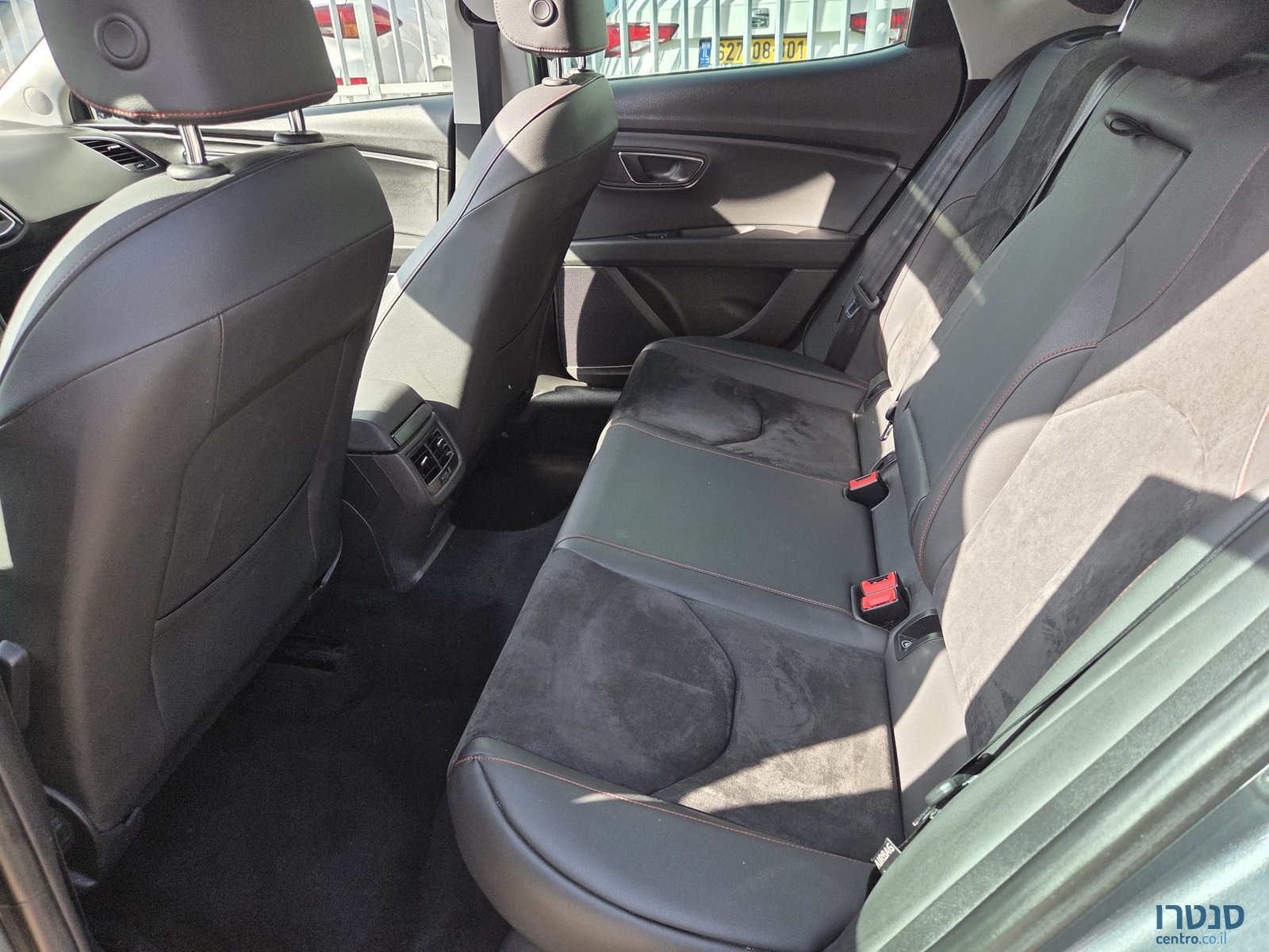 2018' SEAT Leon photo #4