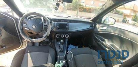 2015' Alfa Romeo Giulietta אלפא רומאו ג'ולייטה photo #2