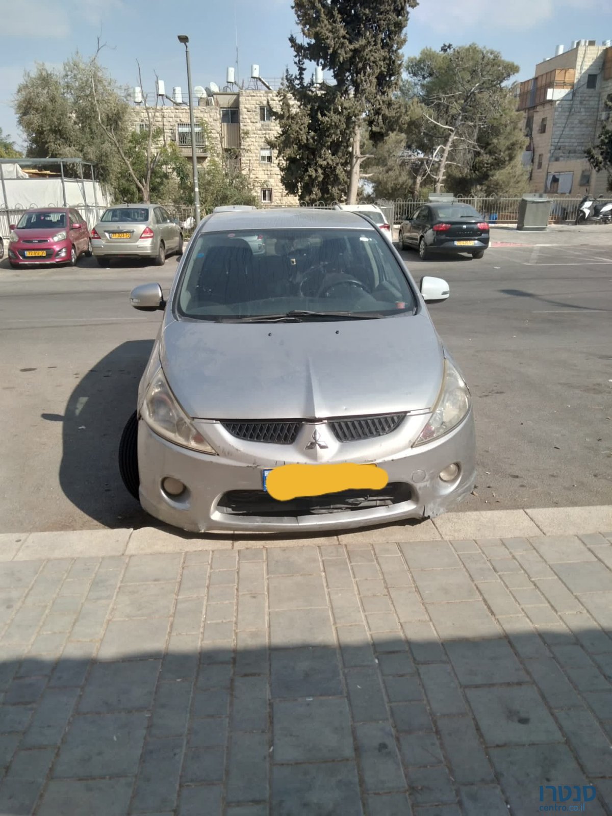 2010' Mitsubishi Grandis מיצובישי גרנדיס photo #1