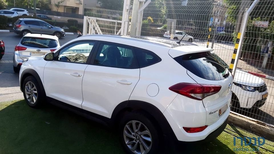 2016' Hyundai Tucson photo #2