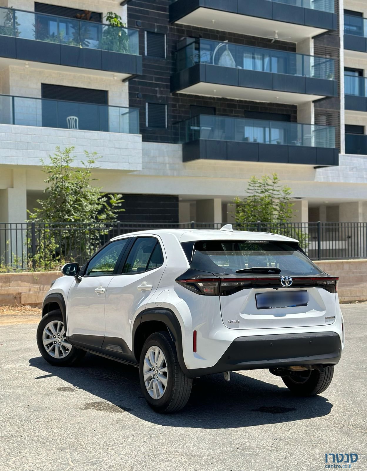 2024' Toyota Yaris Cross טויוטה יאריס קרוס photo #2