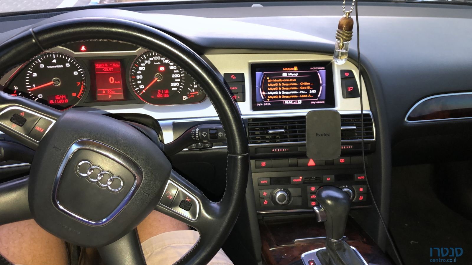 2010' Audi A6 C6 photo #4