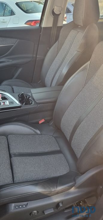 2018' Peugeot 3008 פיג'ו photo #5