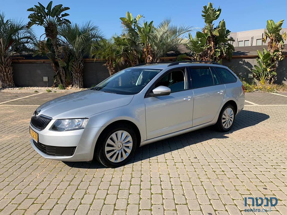 2016' Skoda Octavia photo #1
