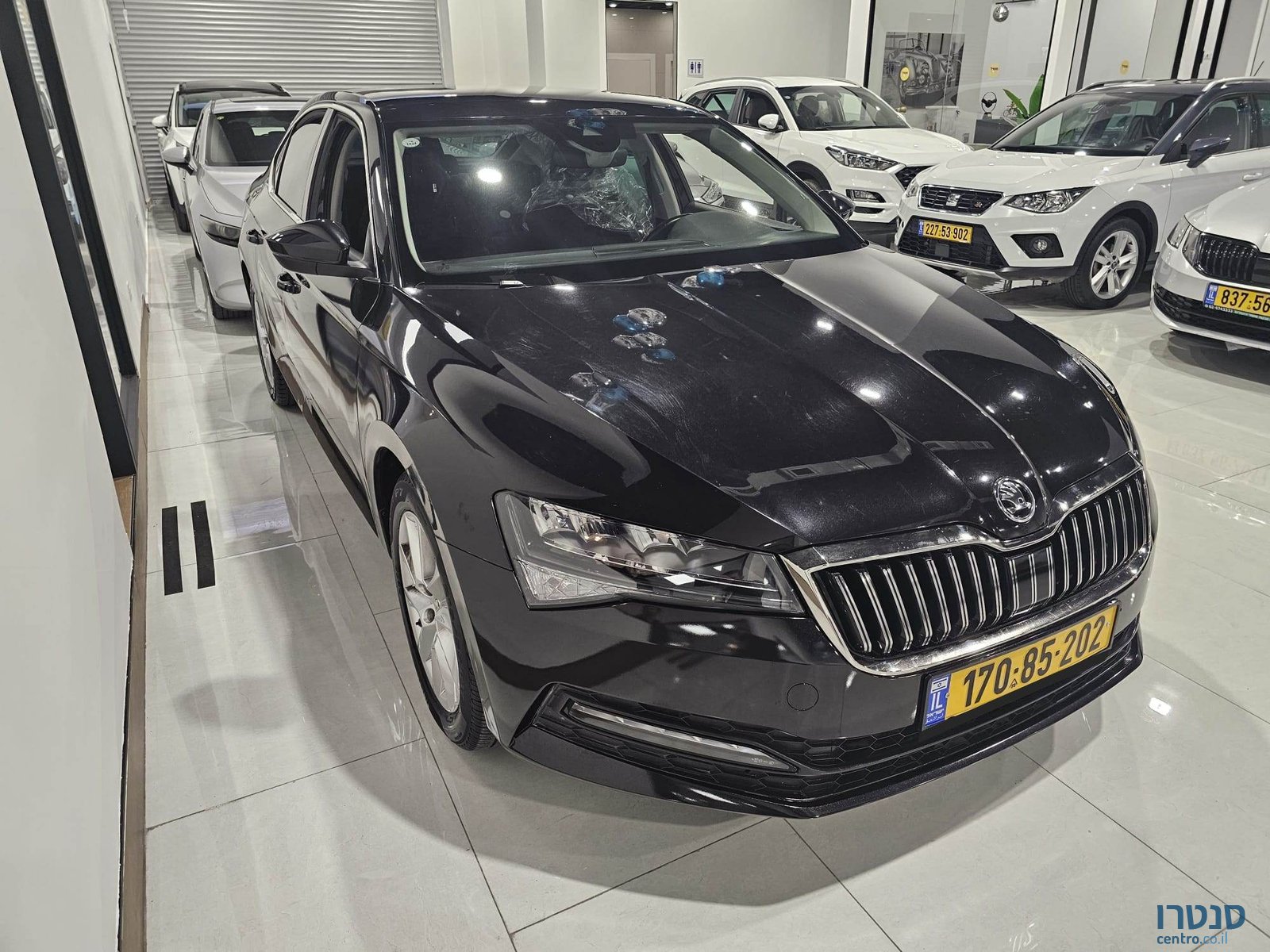 2020' Skoda Superb photo #2