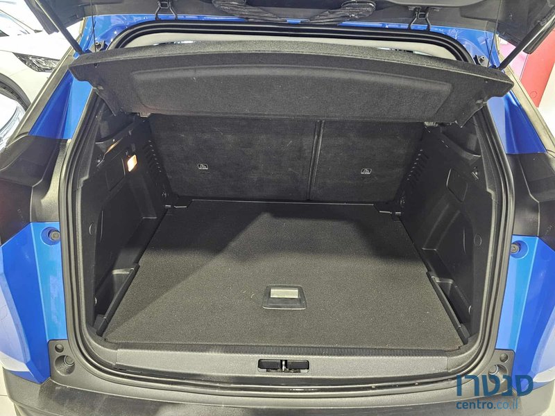 2022' Peugeot 3008 photo #5