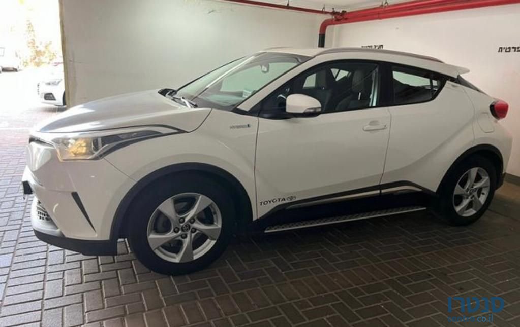 2018' Toyota C-HR טויוטה photo #4