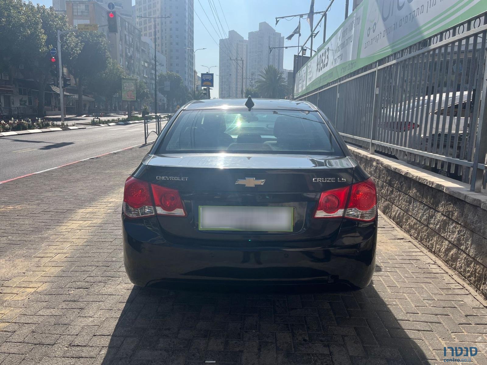 2011' Chevrolet Cruze photo #4