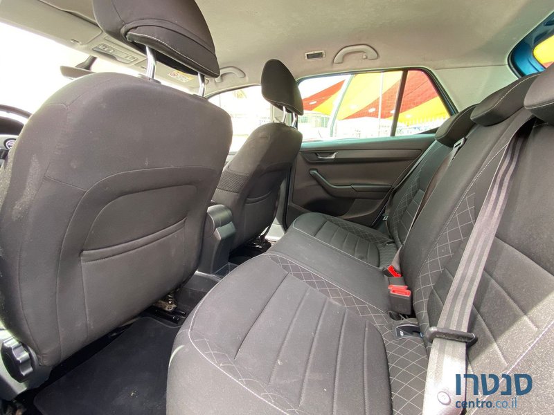 2017' Skoda Fabia סקודה פאביה photo #3