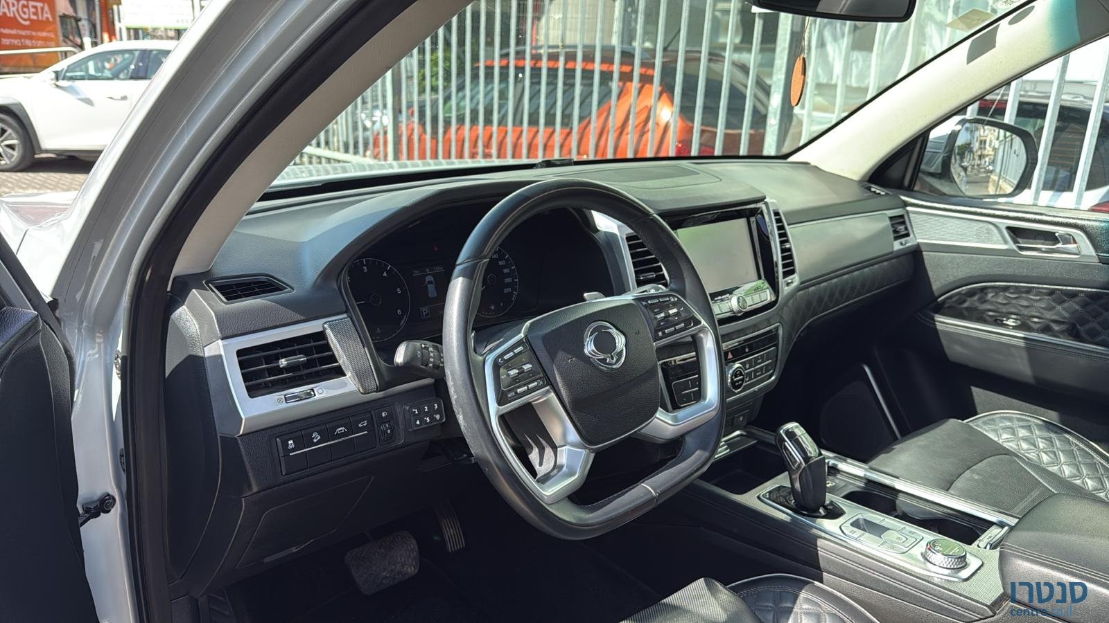 2022' SsangYong Rexton photo #2