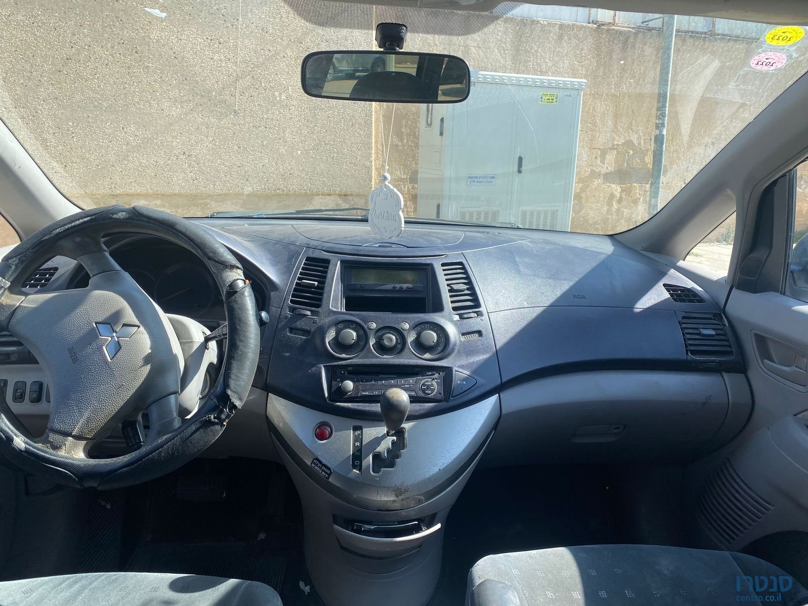 2006' Mitsubishi Grandis מיצובישי גרנדיס photo #3