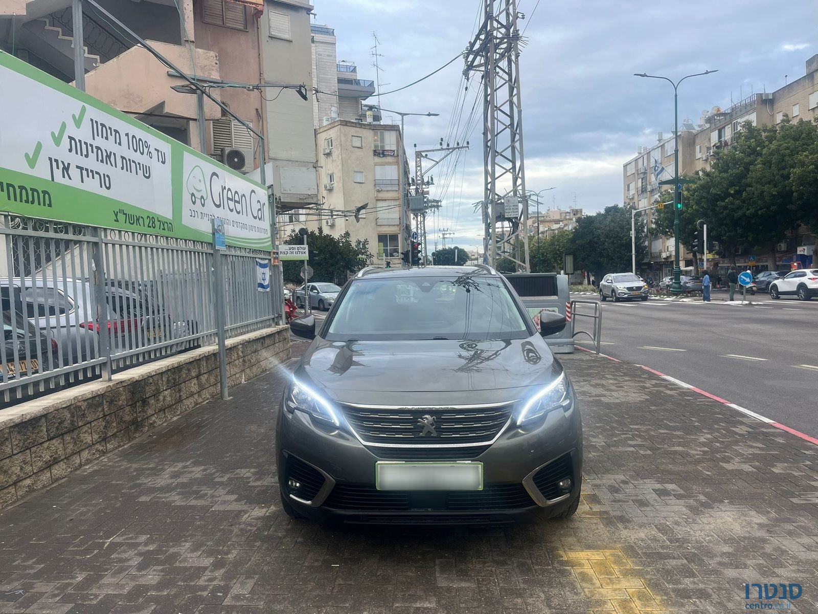 2020' Peugeot 5008 photo #3