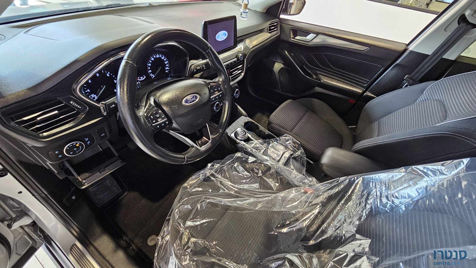 2021' Ford Focus photo #5