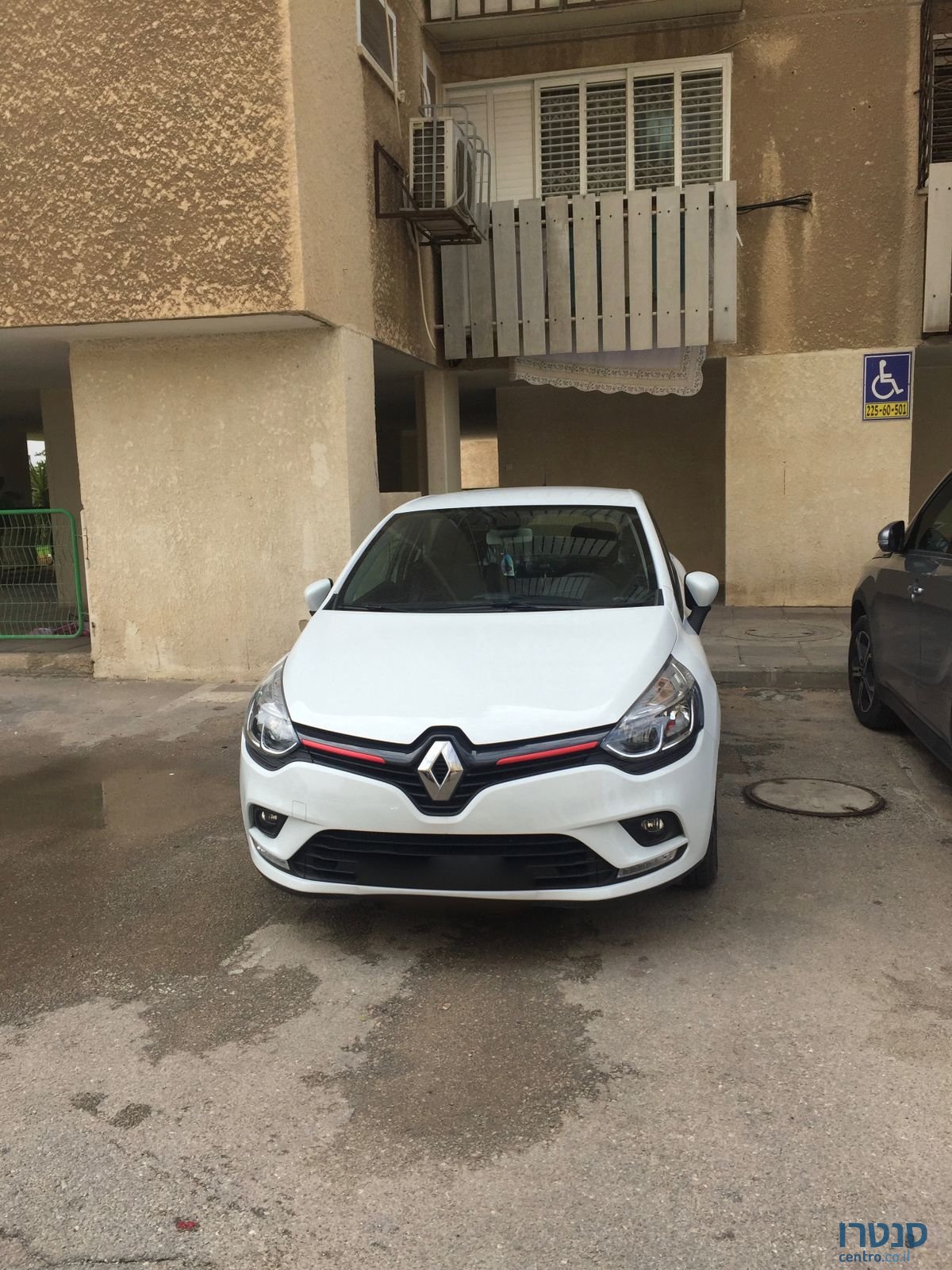 2018' Renault Clio photo #1