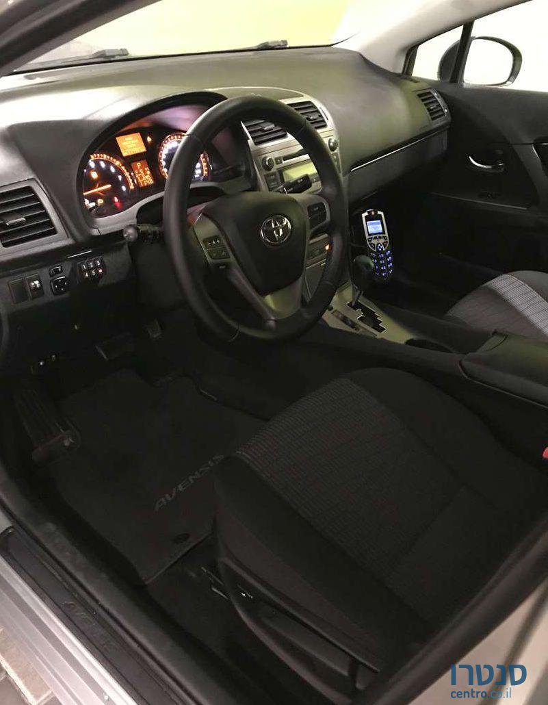2011' Toyota Avensis טויוטה אונסיס photo #2