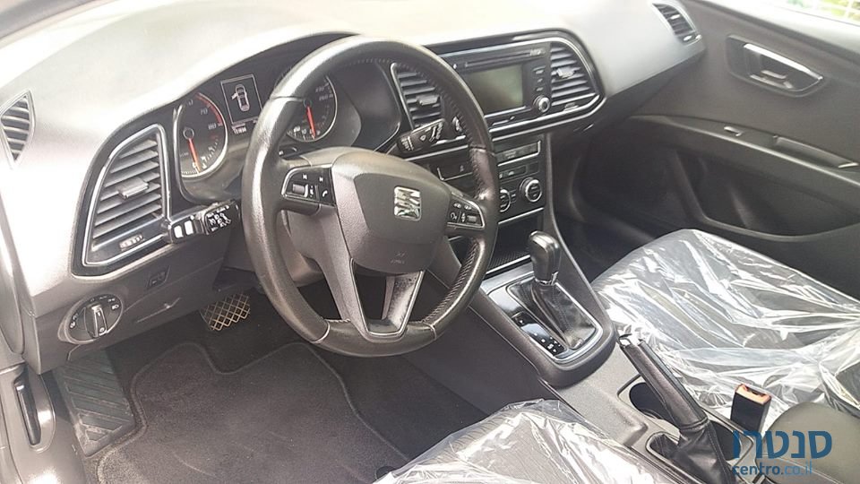 2015' SEAT Leon photo #3