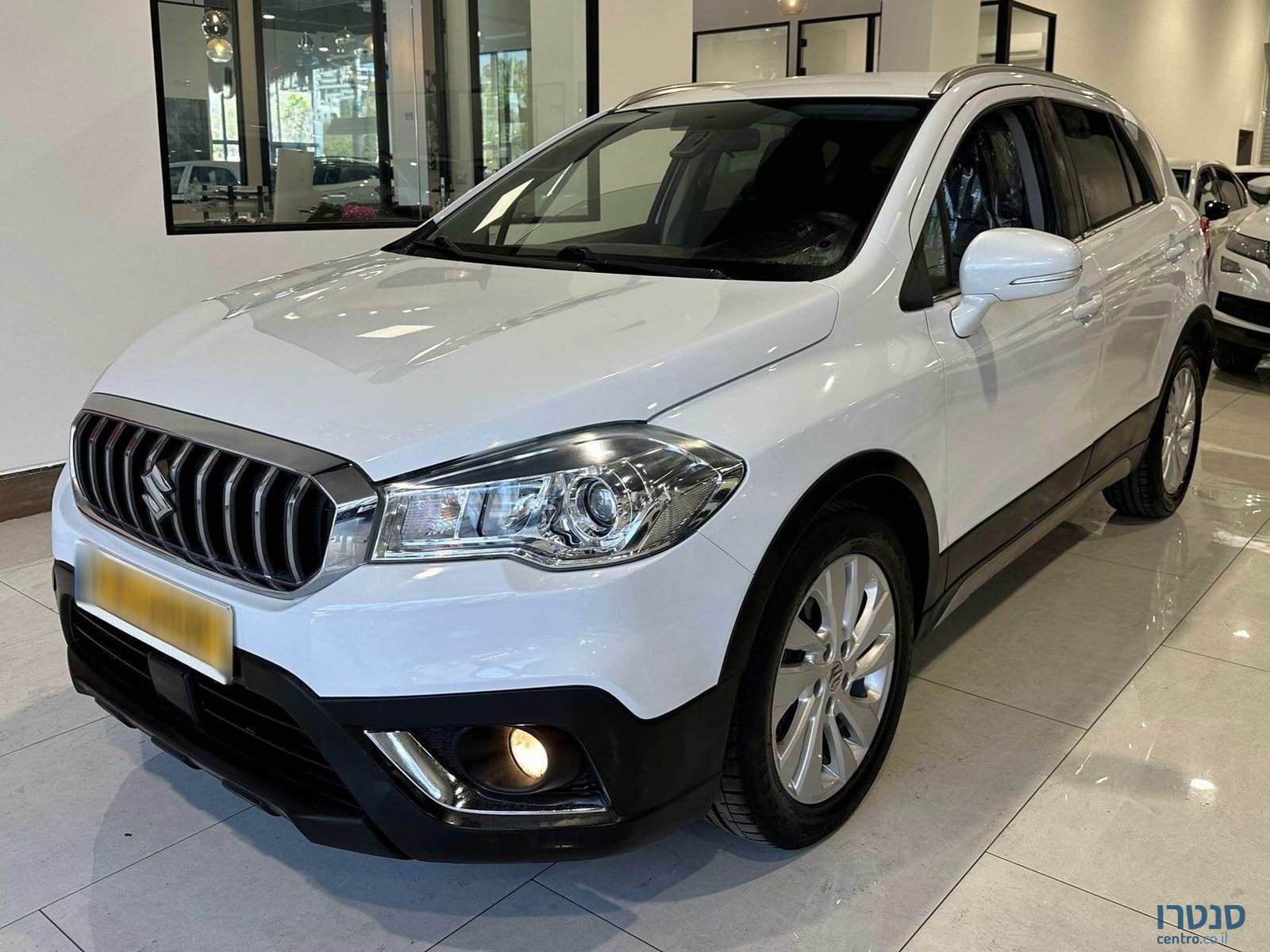 2019' Suzuki SX4 photo #1