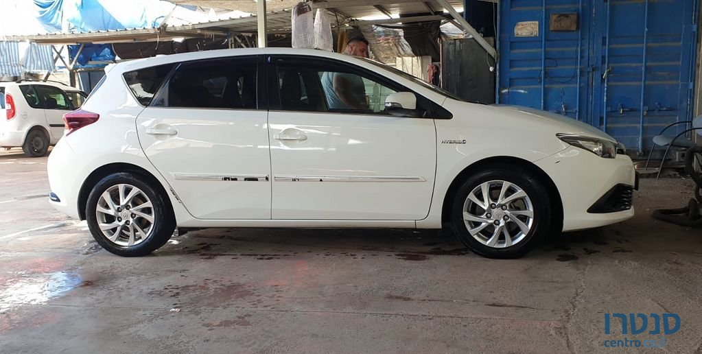 2017' Toyota Auris טויוטה אוריס photo #3