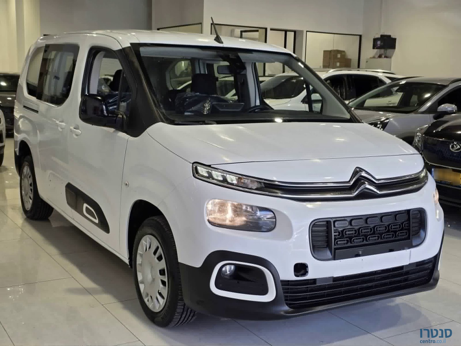 2023' Citroen Berlingo photo #2