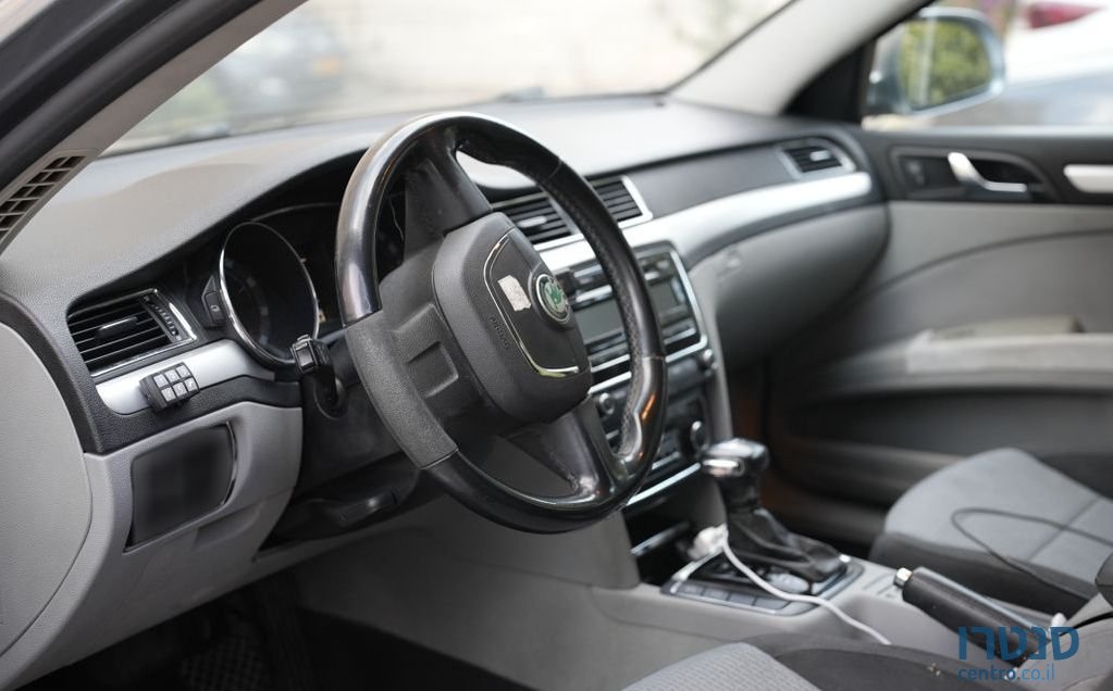 2010' Skoda Superb סקודה סופרב photo #2