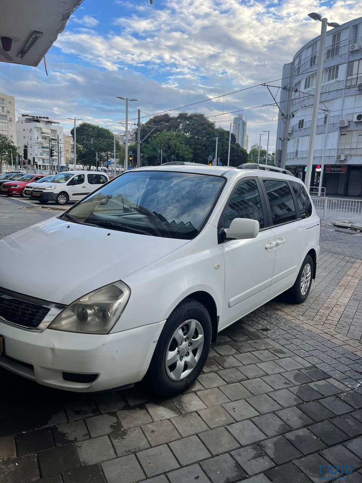 2011' Kia Carnival קיה קרניבל photo #3