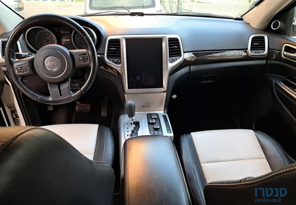 2011' Jeep Grand Cherokee ג'יפ גרנד צ'ירוקי photo #3