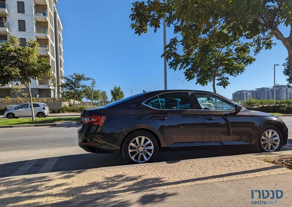 2017' Skoda Superb סקודה סופרב photo #2