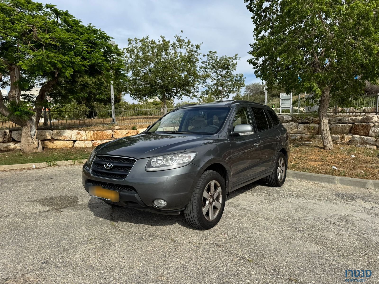 2010' Hyundai Santa Fe photo #1