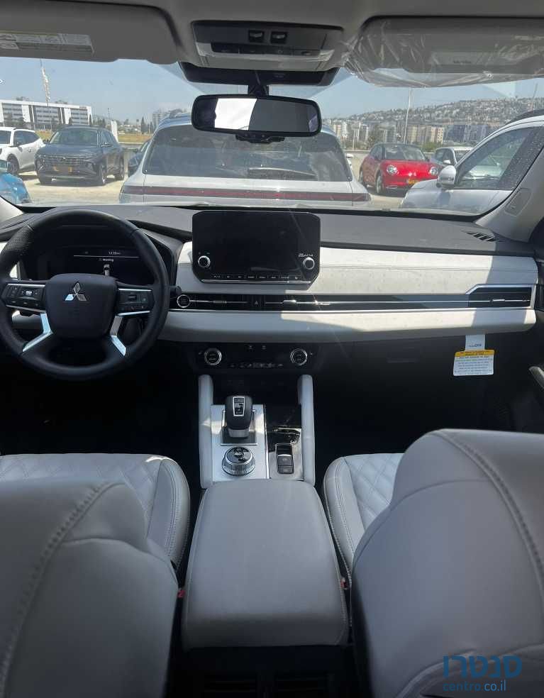 2024' Mitsubishi Outlander מיצובישי אאוטלנדר photo #2