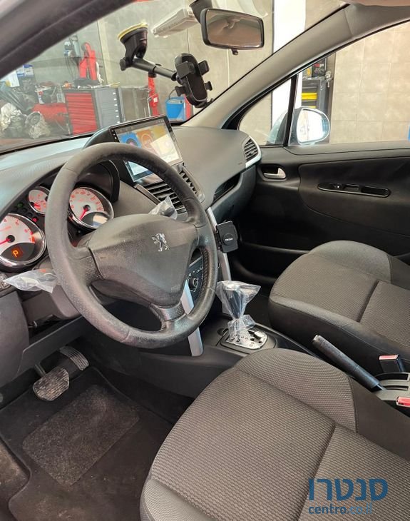 2012' Peugeot 207 פיג'ו photo #2