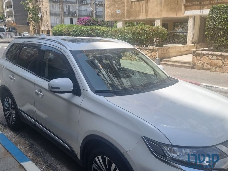 2018' Mitsubishi Outlander מיצובישי אאוטלנדר photo #4