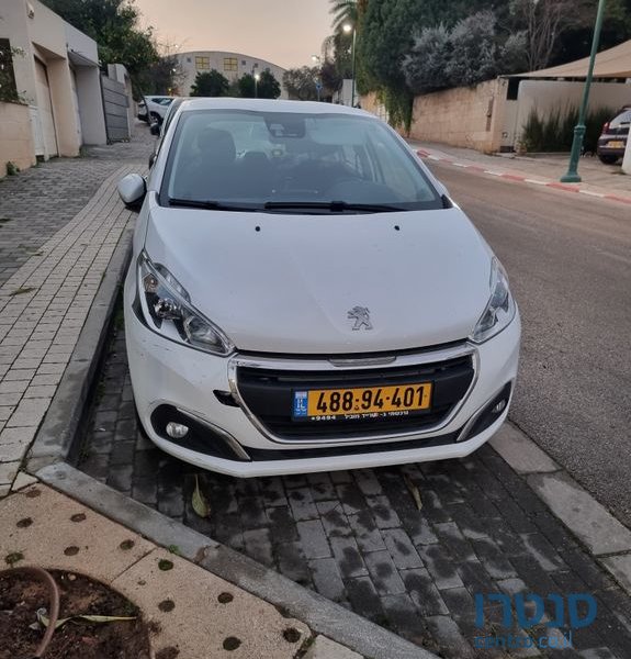 2019' Peugeot 208 פיג'ו photo #1