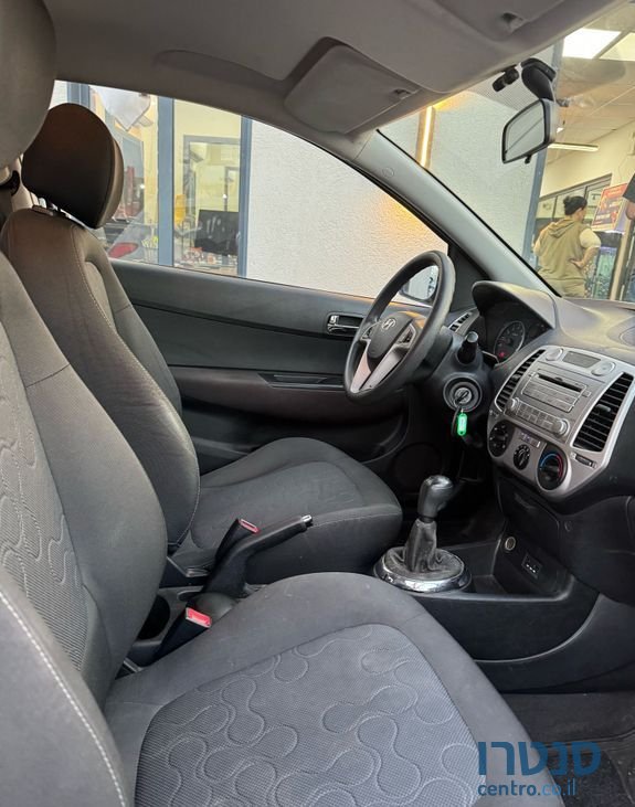 2011' Hyundai i20 יונדאי photo #3