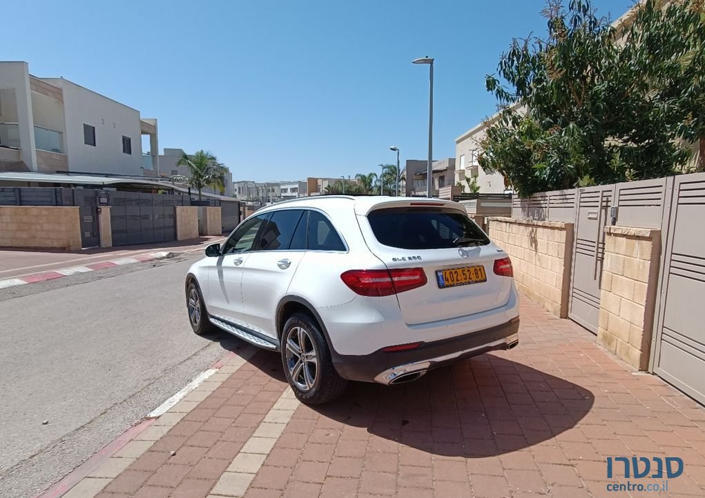 2017' Mercedes-Benz Glc מרצדס photo #5