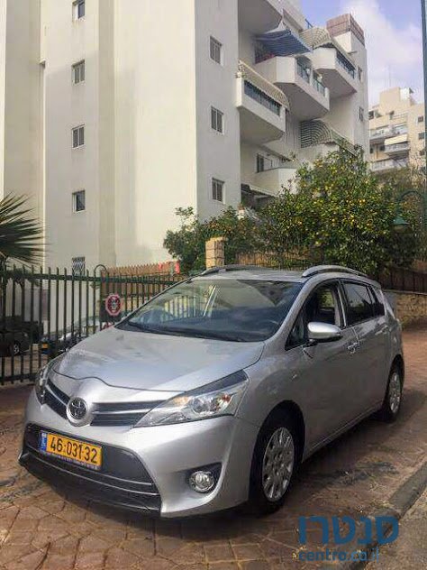 2013' Toyota Verso photo #3