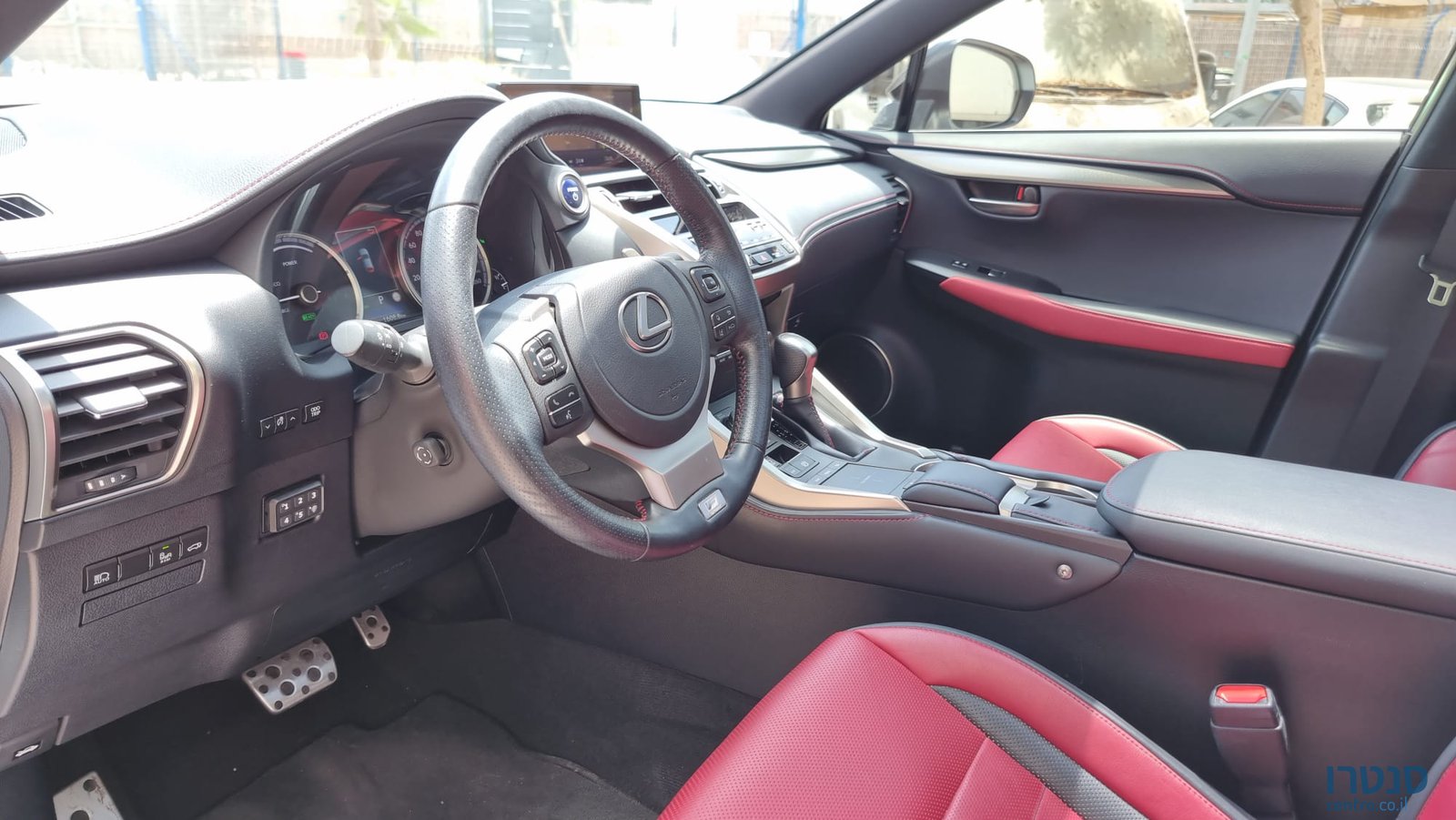 2021' Lexus NX 300h photo #6